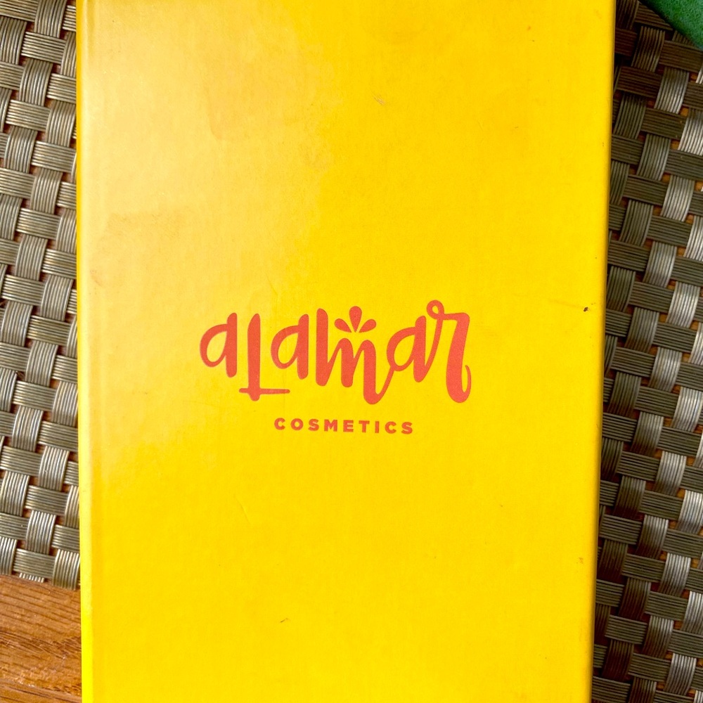 ALAMAR vivid eyeshadow pallet
